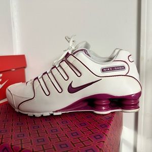 Women’s Nike shox